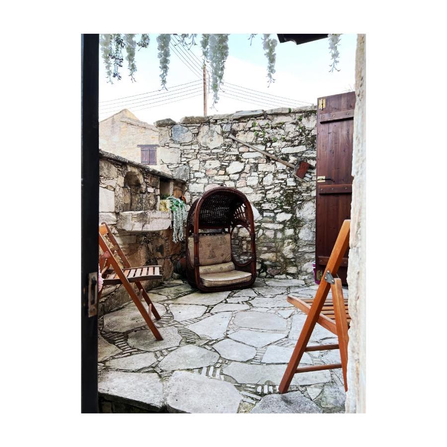 Η Θέα Villa โลฟู ภายนอก รูปภาพ